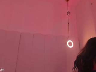 huge-boobs-ebony webcam model stream image