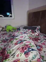 Shara_dreams webcam model stream image