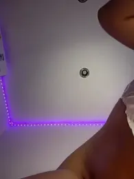 Shara_dreams webcam model stream image