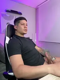 _robertobaggioo webcam stripchat model stream image