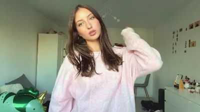 HeeBrittian webcam model stream image
