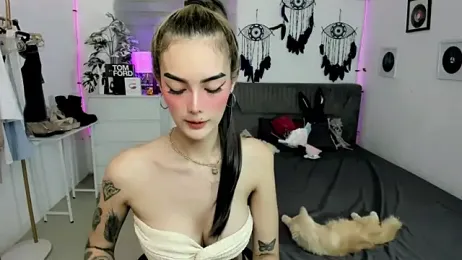AlexandraMooree webcam model stream image