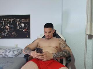 Milan Thomson webcam model stream image