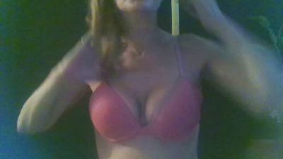 Traucka webcam cam4 model stream image