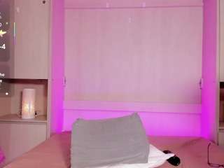 alison-daniels webcam model stream image