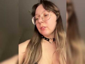 henby_streams webcam model stream image