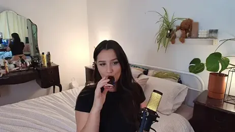 Lenas_Room webcam model stream image