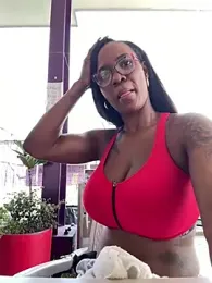 Bustykeyla webcam model stream image