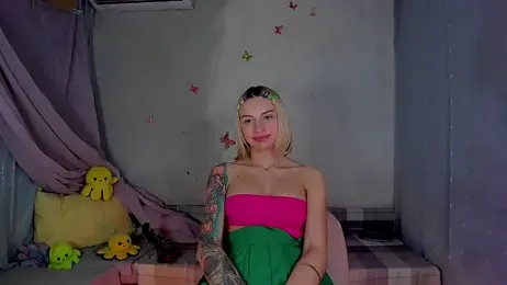 YourLizzyDoll webcam model stream image