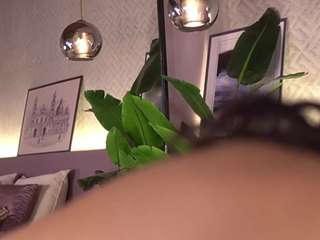 izzywild webcam model stream image