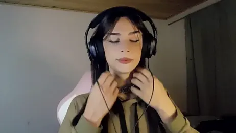 Dollbehavior_ webcam model stream image