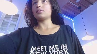 milk_chloe_ webcam model stream image