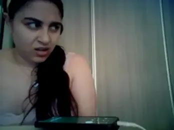 Veramaia webcam model stream image