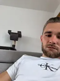 Benjamiinlt webcam model stream image