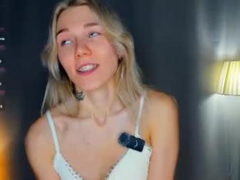 myviolet_rush webcam model stream image