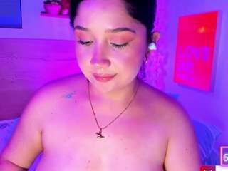 cherryquen webcam model stream image