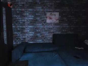 mark_normal webcam model stream image