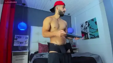 Yiyo10_ webcam model stream image