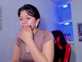 raven-rouge webcam model stream image