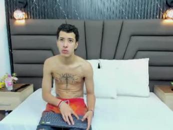 lux_and_luna webcam chaturbate model stream image