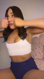 luzz26 webcam model stream image