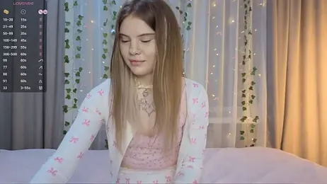 CarolinePepper webcam model stream image