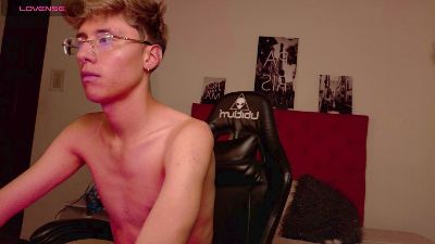 Adam_foxs webcam cam4 model stream image