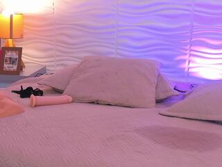 Celestee Greey webcam model stream image