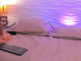 Celestee Greey webcam model stream image