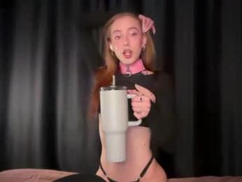 avril_pearly_ webcam model stream image
