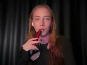 avril_pearly_ webcam model stream image