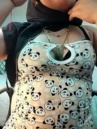 Elinaax webcam model stream image