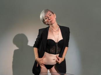BellaMontclaire webcam model stream image