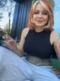 ObviouslyPeachy webcam model stream image