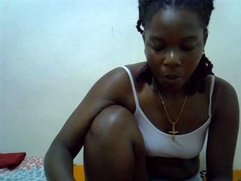 Prettylovie webcam model stream image