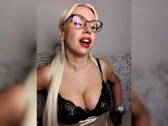 LaymaFlay webcam model stream image