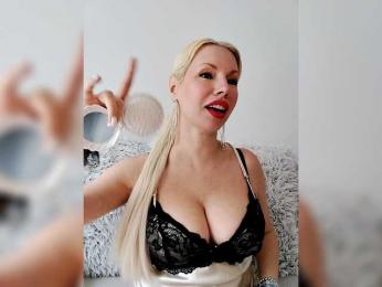 LaymaFlay webcam model stream image