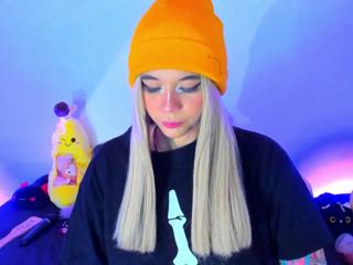 Scarlet Bridge webcam model stream image