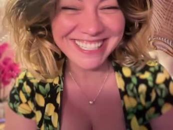 kiradivine webcam chaturbate model stream image