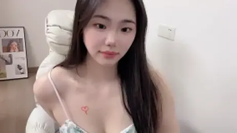 suki-1 webcam model stream image