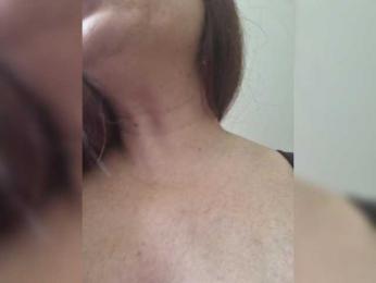 Flirt_Red webcam model stream image