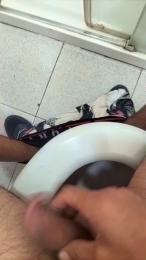 Poyon335 webcam model stream image