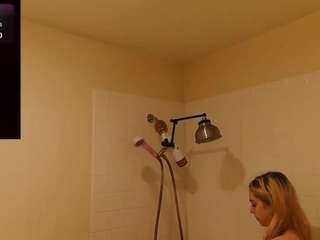 blondiewithanass webcam model stream image