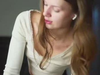 cold_humble webcam model stream image