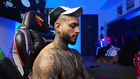 logan_hugh8 webcam stripchat model stream image