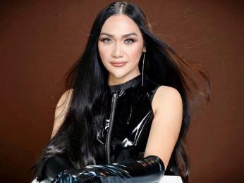 SheenaLopez webcam model stream image