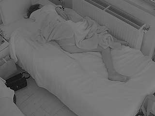 voyeurcam-julmodels-bed-7 webcam model stream image