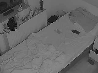 voyeurcam-julmodels-bed-7 webcam model stream image