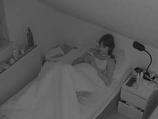 voyeurcam-julmodels-bed-7 webcam model stream image