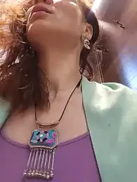 Exhibitionsplit webcam model stream image